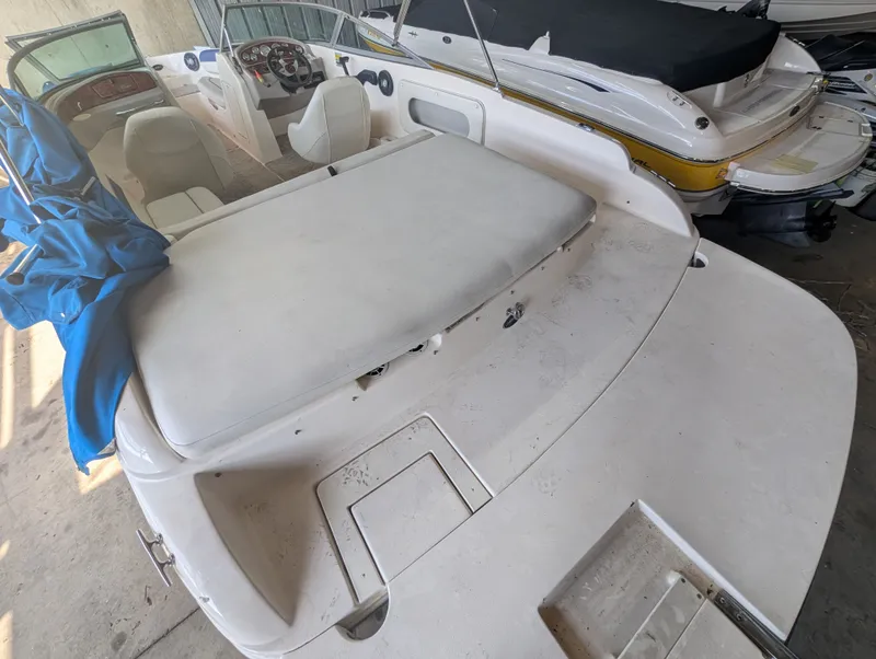 Slide: The Image of Rinker Captive 212 2005 - 13