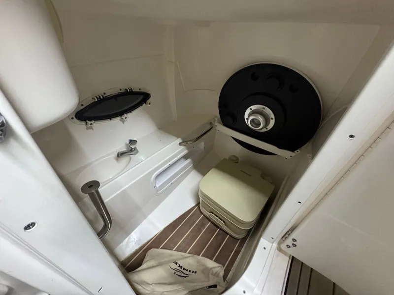 Slide: The Image of Rinker 228 Captiva Deckboat 2009 - 10