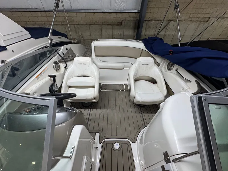 Slide: The Image of Rinker 228 Captiva Deckboat 2009 - 14