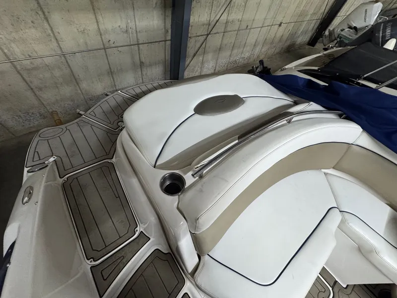 Slide: The Image of Rinker 228 Captiva Deckboat 2009 - 16