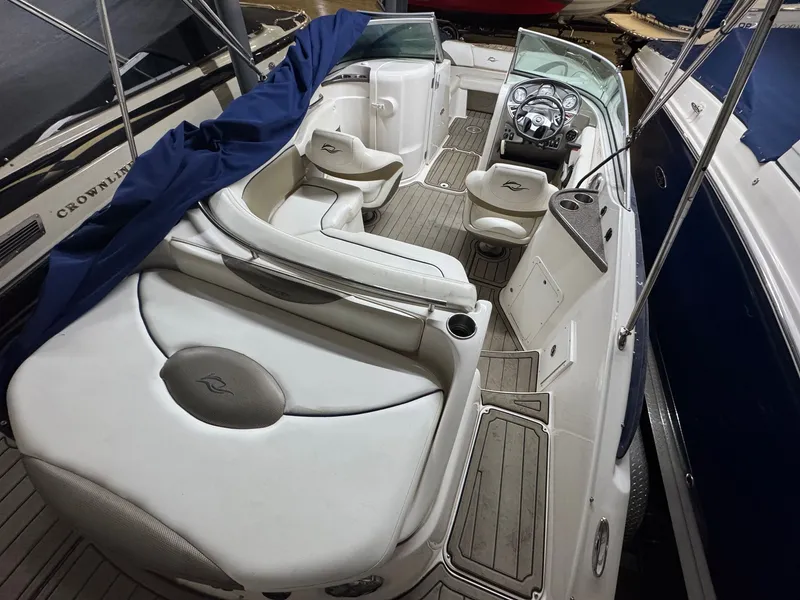 Slide: The Image of Rinker 228 Captiva Deckboat 2009 - 3