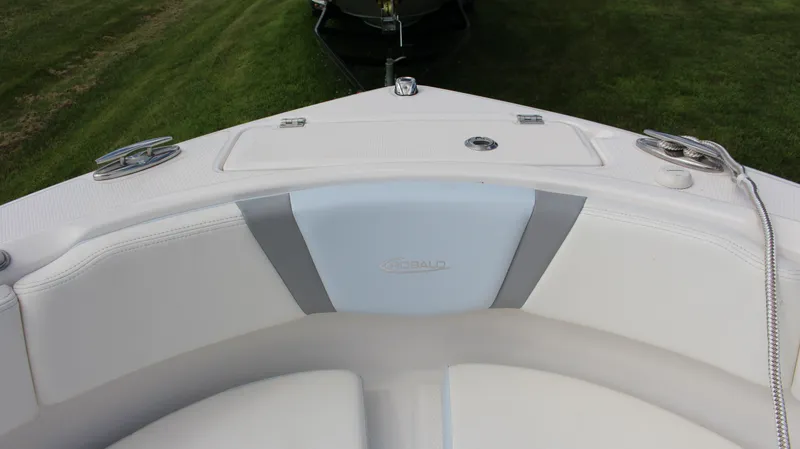 Slide: The Image of Robalo R222 2023 - 22