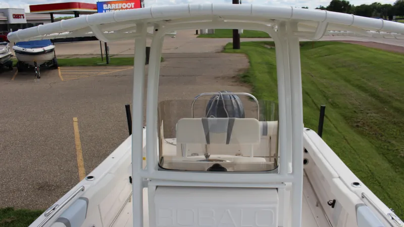 Slide: The Image of Robalo R222 2023 - 26