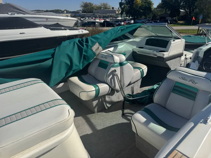 Slide: The Image of Sea Ray 200 1993 - 3