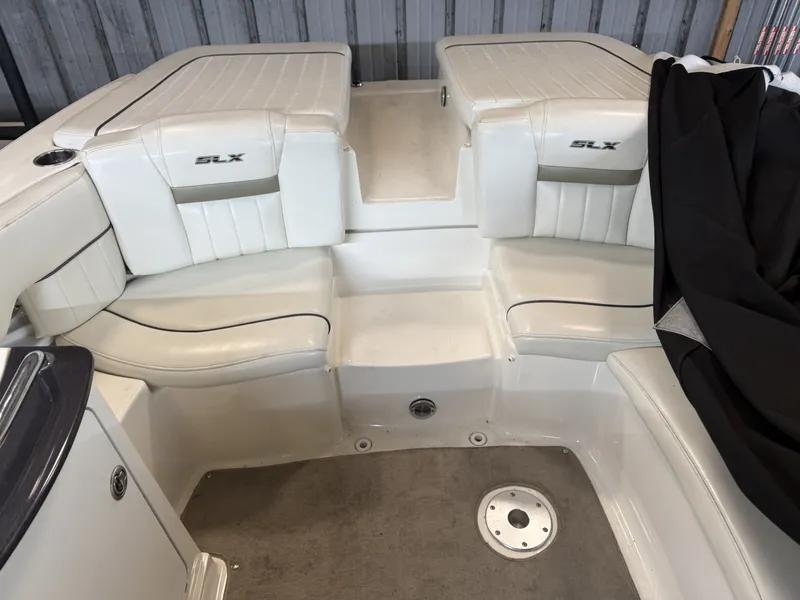 Slide: The Image of Sea Ray 250 2006 - 10