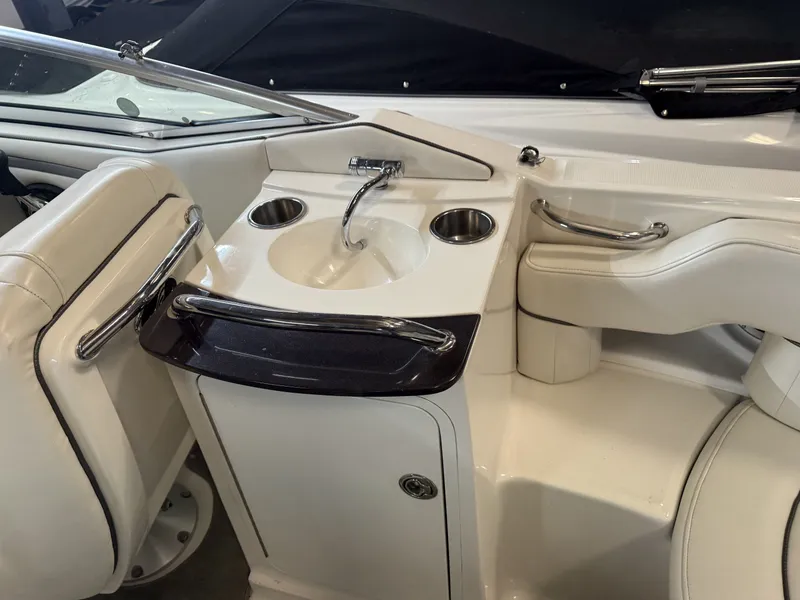 Slide: The Image of Sea Ray 250 2006 - 6