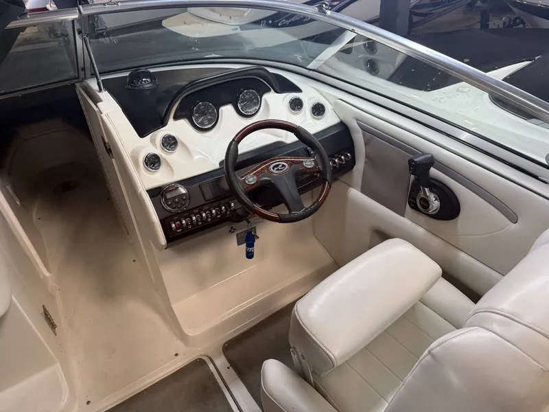 Slide: The Image of Sea Ray 250 2006 - 7