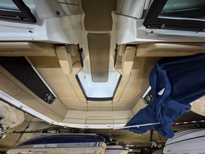 Slide: The Image of Sea Ray SDX 270 2020 - 12