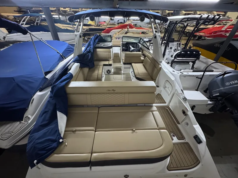 Slide: The Image of Sea Ray SDX 270 2020 - 19