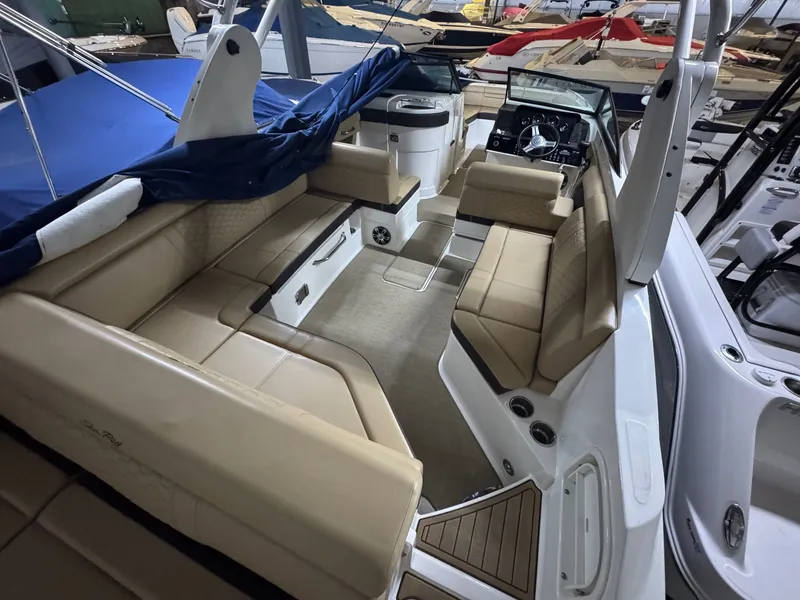 Slide: The Image of Sea Ray SDX 270 2020 - 3