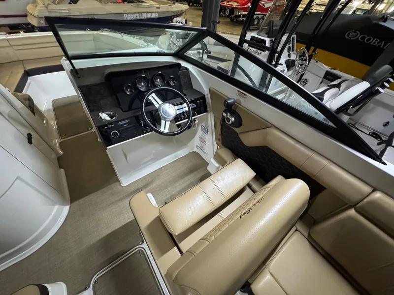 Slide: The Image of Sea Ray SDX 270 2020 - 4