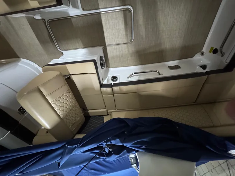 Slide: The Image of Sea Ray SDX 270 2020 - 7