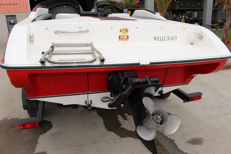 Slide: The Image of Wellcraft EXCALIBUR 1990 - 15