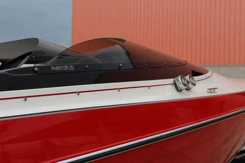 Slide: The Image of Wellcraft EXCALIBUR 1990 - 22