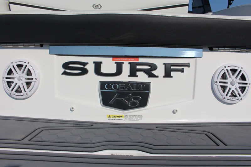 Slide: The Image of Cobalt R8 Surf 2025 - 10