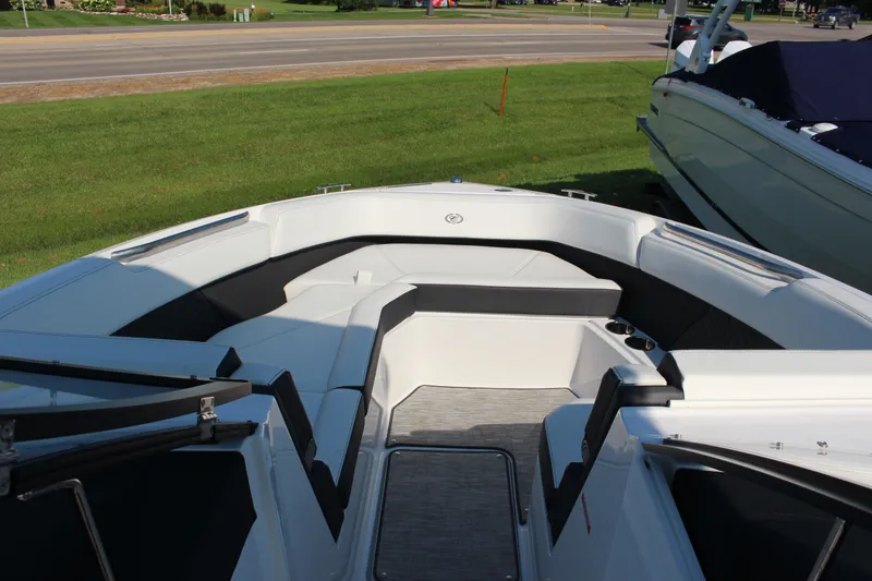 Slide: The Image of Cobalt R8 Surf 2025 - 20