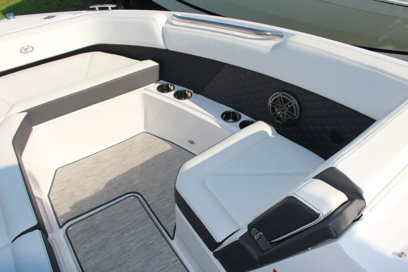 Slide: The Image of Cobalt R8 Surf 2025 - 22