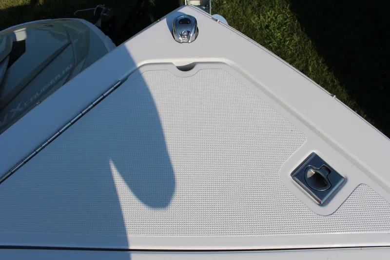 Slide: The Image of Cobalt R8 Surf 2025 - 26