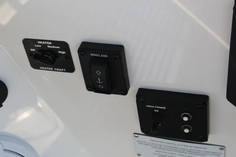 Slide: The Image of Cobalt R8 Surf 2025 - 34