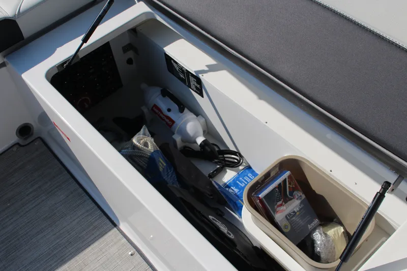 Slide: The Image of Cobalt R8 Surf 2025 - 41