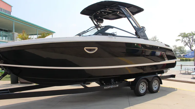 Slide: The Image of Cobalt R8 Surf 2025 - 51