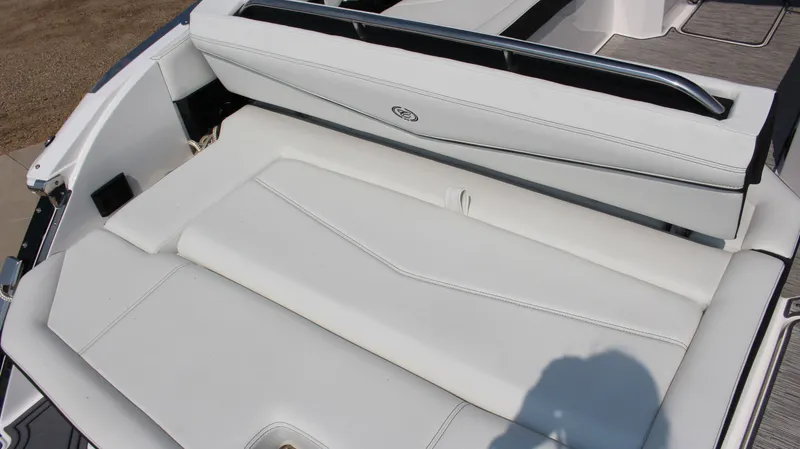 Slide: The Image of Cobalt R8 Surf 2025 - 54