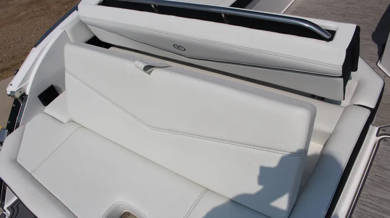 Slide: The Image of Cobalt R8 Surf 2025 - 55