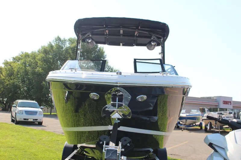 Slide: The Image of Cobalt R8 Surf 2025 - 6