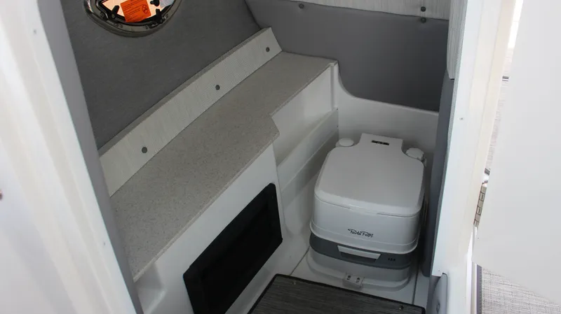 Slide: The Image of Cobalt R8 Surf 2025 - 68