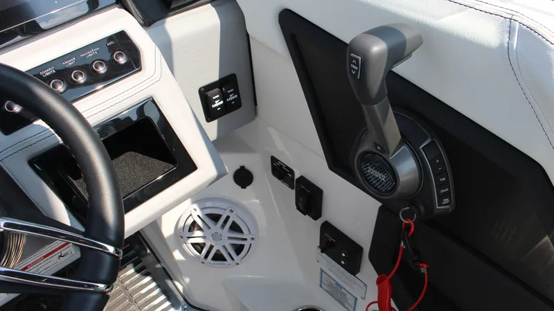 Slide: The Image of Cobalt R8 Surf 2025 - 71