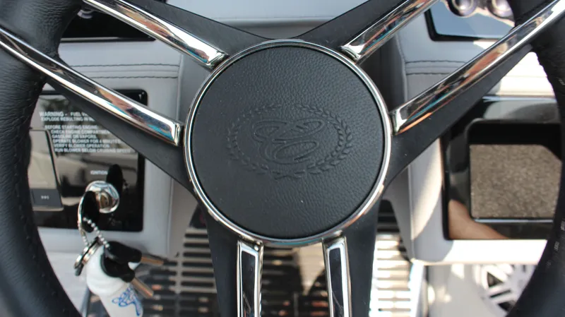 Slide: The Image of Cobalt R8 Surf 2025 - 72