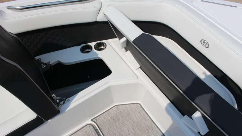 Slide: The Image of Cobalt R8 Surf 2025 - 77