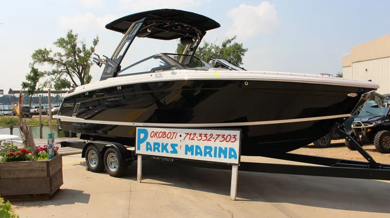 Slide: The Image of Cobalt R8 Surf 2025 - 88