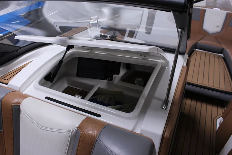 Slide: The Image of Nautique G25 2018 - 20