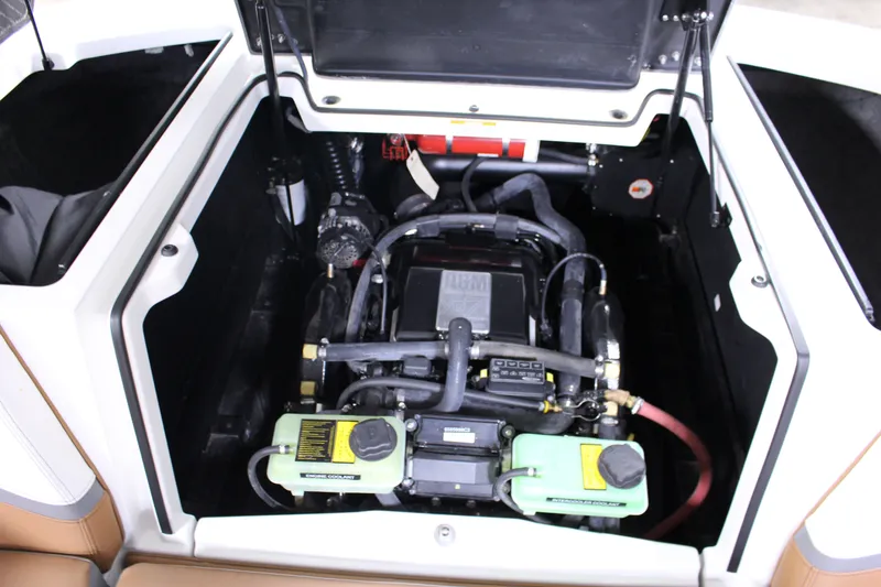 Slide: The Image of Nautique G25 2018 - 23