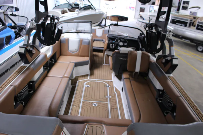 Slide: The Image of Nautique G25 2018 - 24