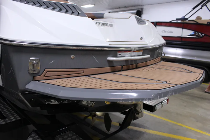 Slide: The Image of Nautique G25 2018 - 27