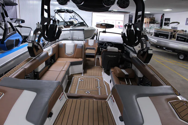 Slide: The Image of Nautique G25 2018 - 8