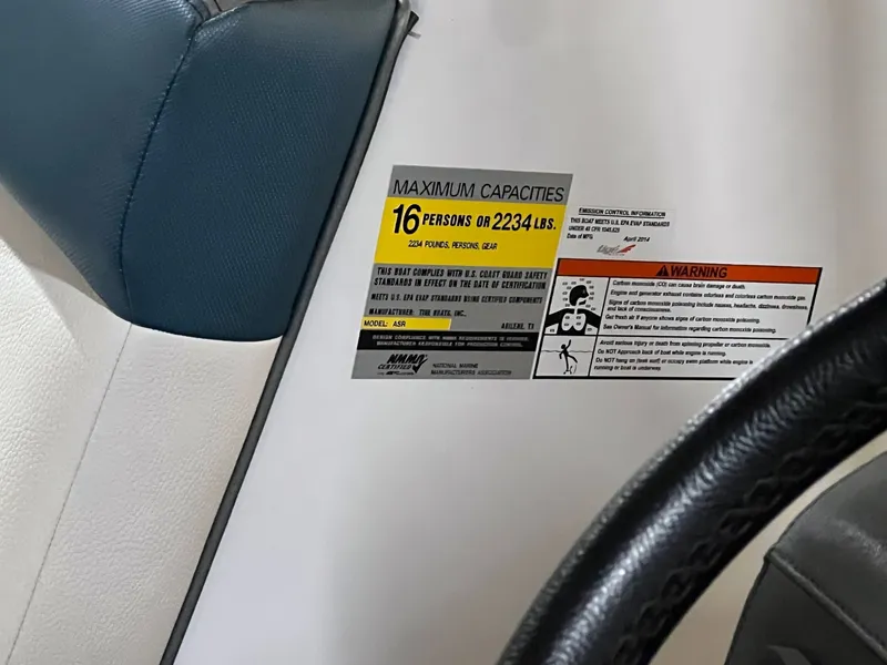 Slide: The Image of Tigé 2300 V Limited 2014 - 12