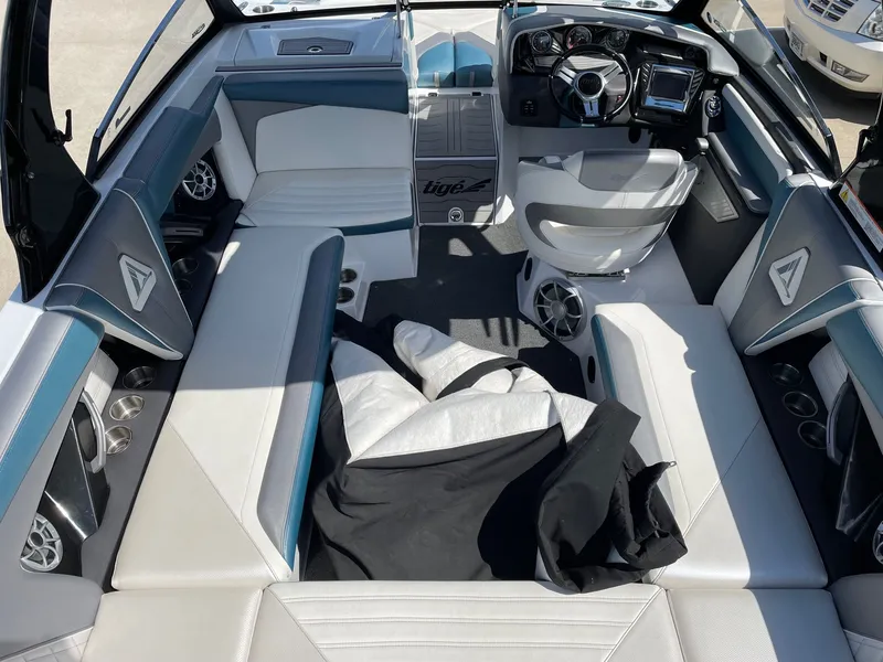 Slide: The Image of Tigé ASR 2014 - 9