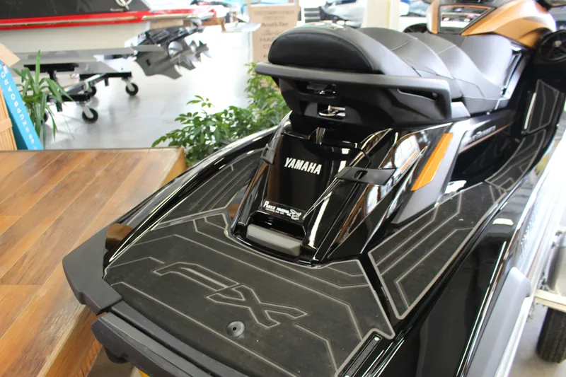 Slide: The Image of Yamaha FX CRUISER HIGH OUTPUT 2025 - 14