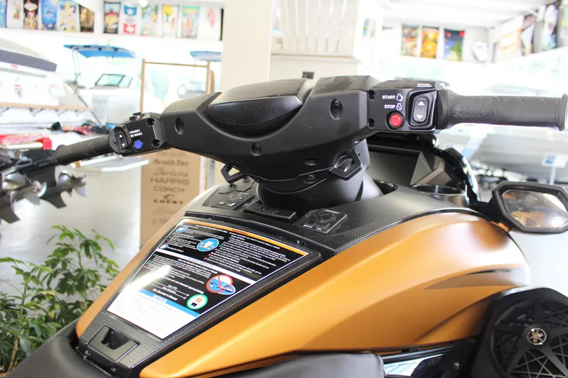 Slide: The Image of Yamaha FX CRUISER HIGH OUTPUT 2025 - 20