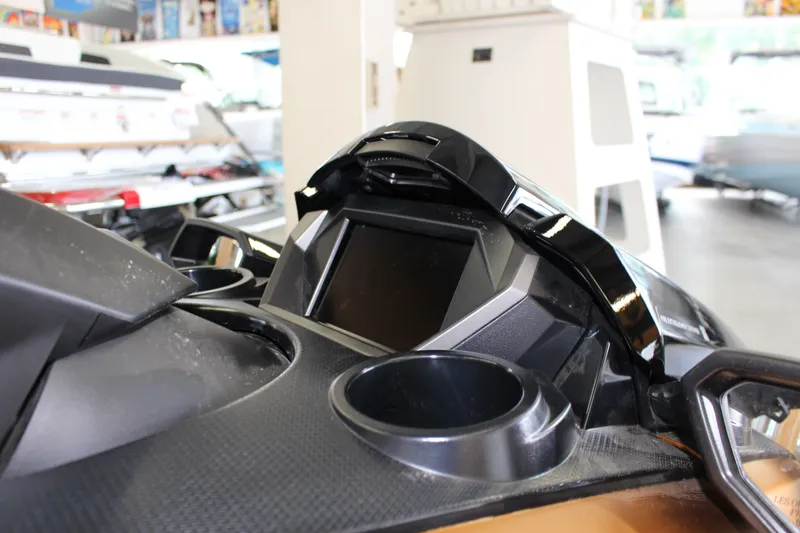 Slide: The Image of Yamaha FX CRUISER HIGH OUTPUT 2025 - 3