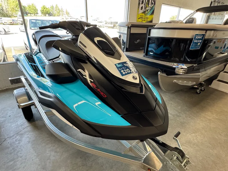 Slide: The Image of Yamaha FX Cruiser SVHO w/ Audio 2025 - 1