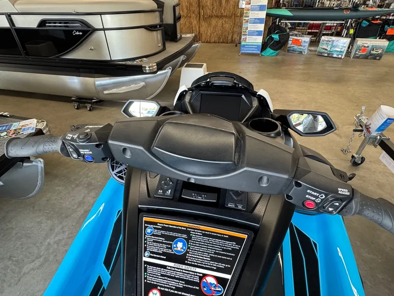 Slide: The Image of Yamaha FX Cruiser SVHO w/ Audio 2025 - 3