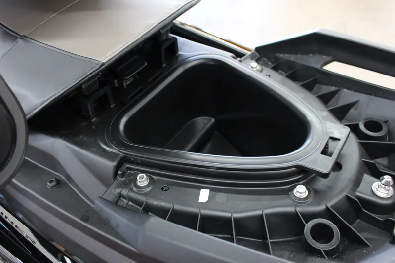 Slide: The Image of Yamaha GP1800R SVHO w/ Audio 2025 - 12