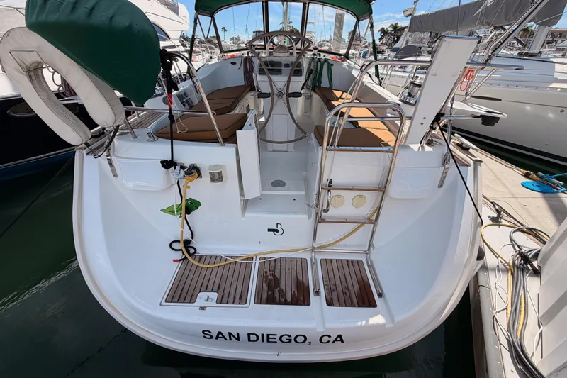 Slide: The Image of 2005 Beneteau Oceanis Clipper 423 docked in San Diego marina. - 12