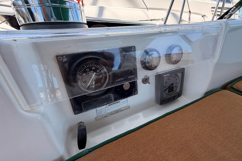 Slide: The Image of Control panel of 2005 Beneteau Oceanis Clipper 423 sailboat with gauges and instruments. - 33