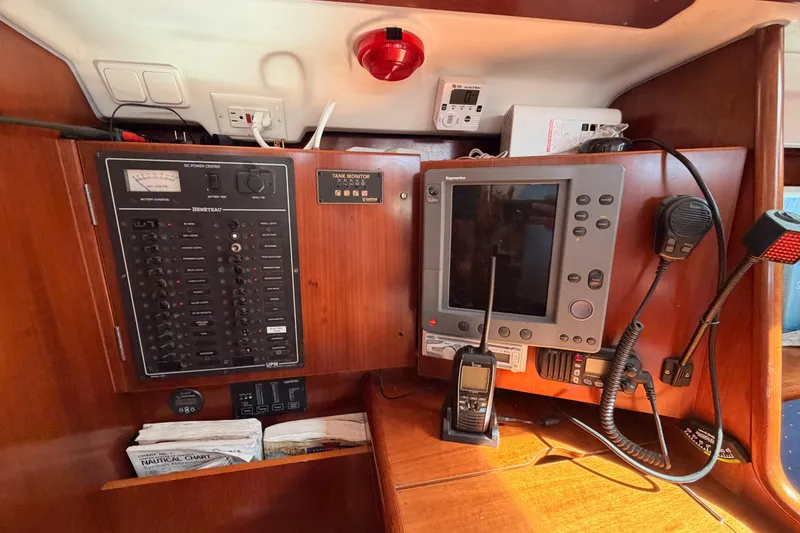 Slide: The Image of Control panel of a 2005 Beneteau Oceanis Clipper 423 yacht with navigation equipment. - 55