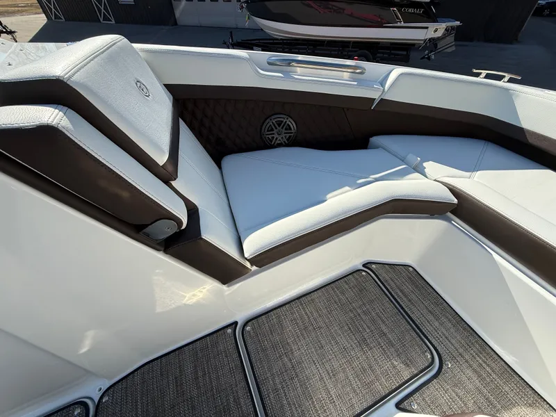 Slide: The Image of Cobalt R6 2026 - 949